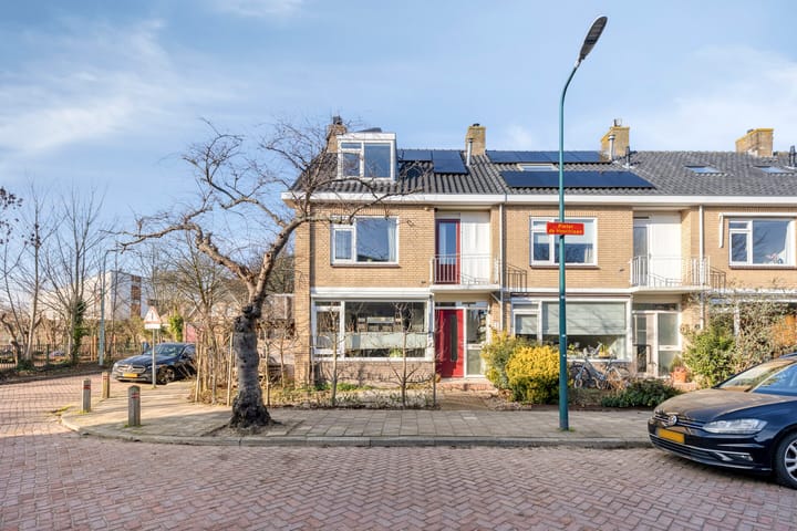 Pieter de Hoochlaan 1 in Oegstgeest