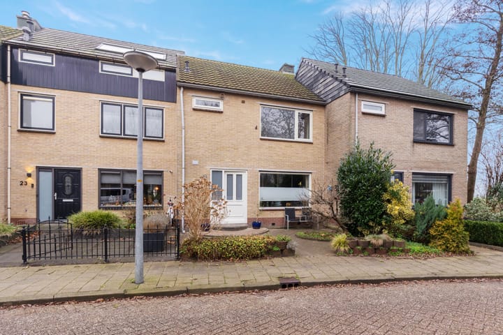 Pieter Wariuslaan 25 in Midwoud