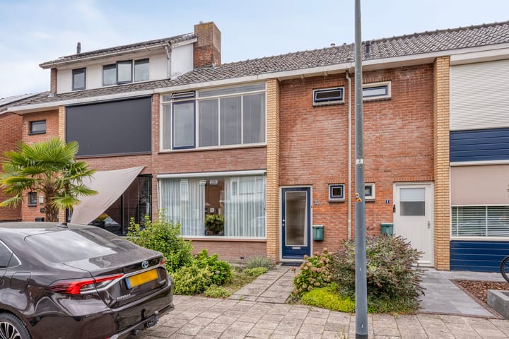 Pijnboomstraat 10 in Dorst foto