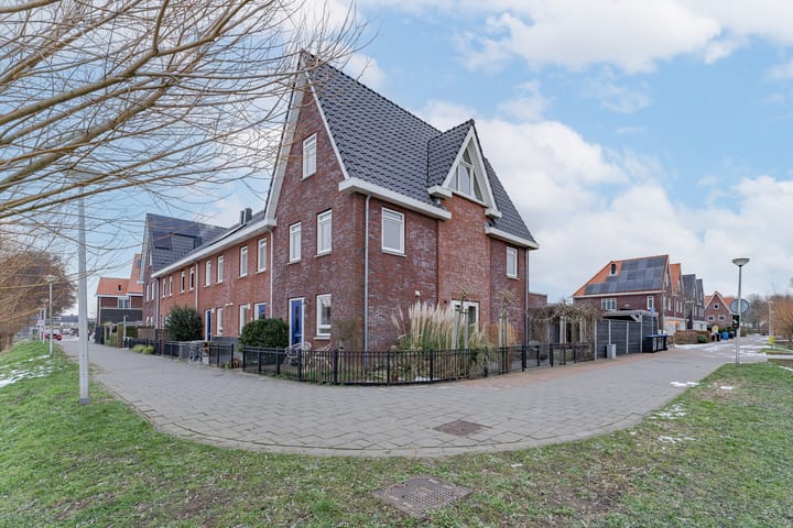 Pinksterbloem 11 in Hazerswoude-Dorp