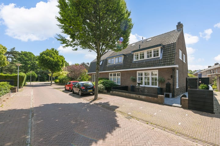 Plaveenseweg 44 in Huizen foto