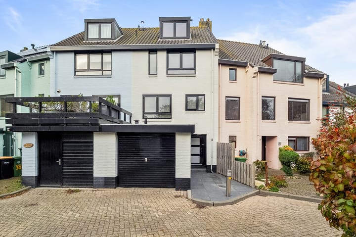 Pluto 31 in Den Helder foto