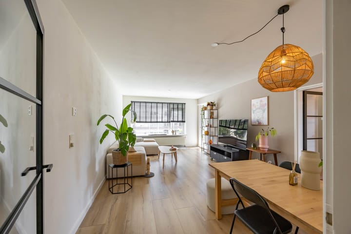 Plutolaan 70 in Groningen foto