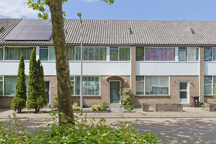 Plutostraat 18 in Alphen aan den Rijn foto