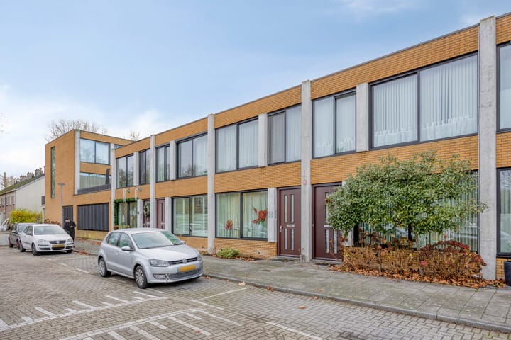 Poelenburg 9 in Rotterdam foto