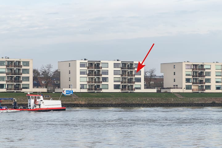 Pontonniersweg 397 in Papendrecht foto