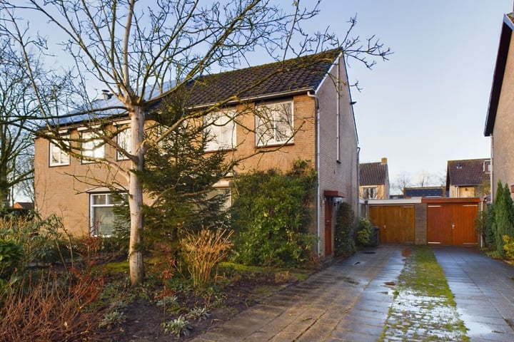 Pootlaan 30 in Roosendaal foto