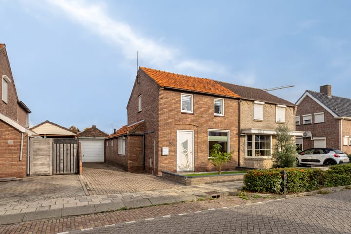 Poppestraat 56 in St. Willebrord foto