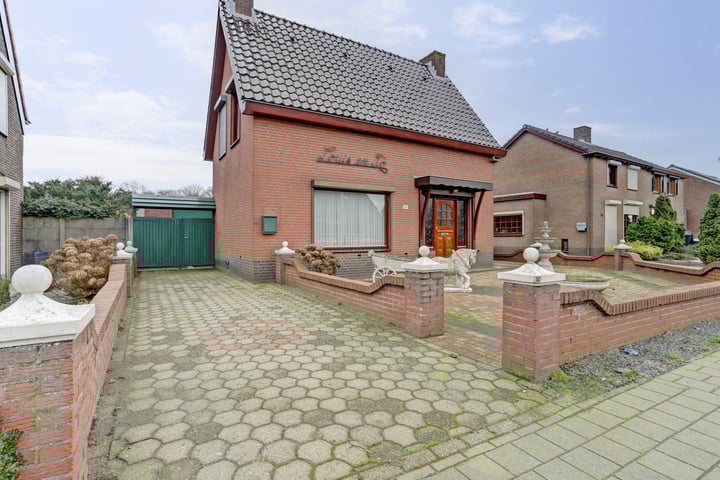 Poppestraat 90 in St. Willebrord foto