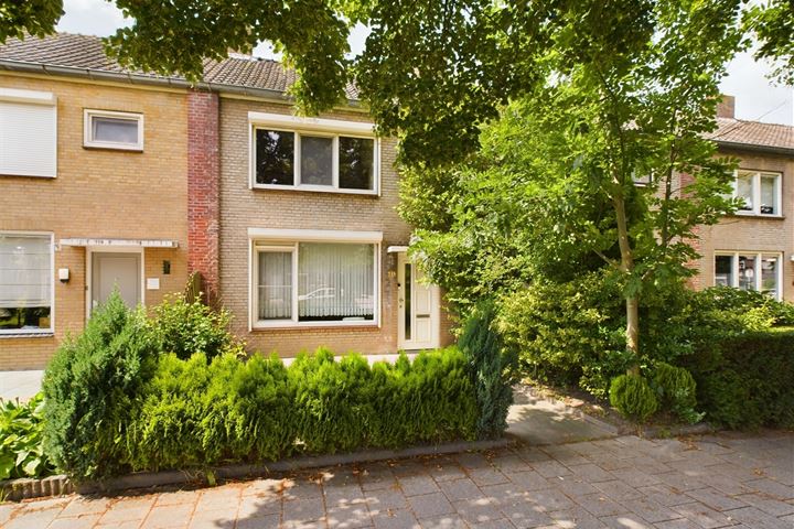 President Kennedylaan 10 in Roosendaal foto