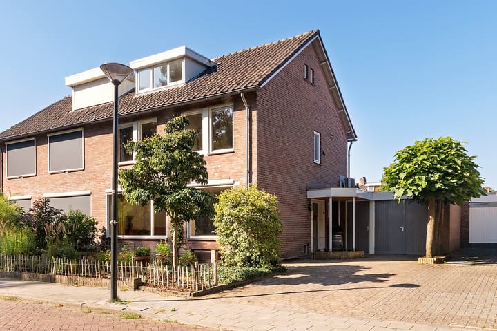 President Kennedylaan 127 in Uden foto