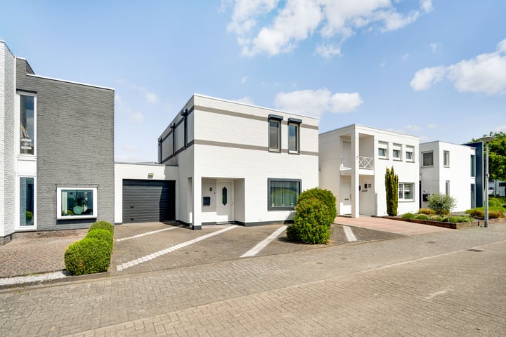 Primulabeemd 5 in Maastricht foto