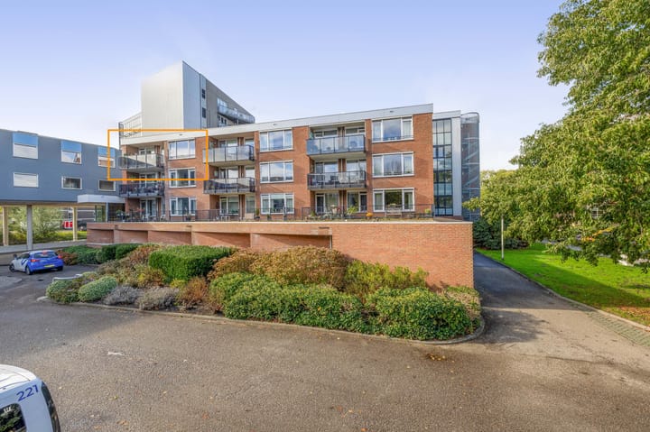 Prins Bernhardlaan 188 in Waddinxveen foto