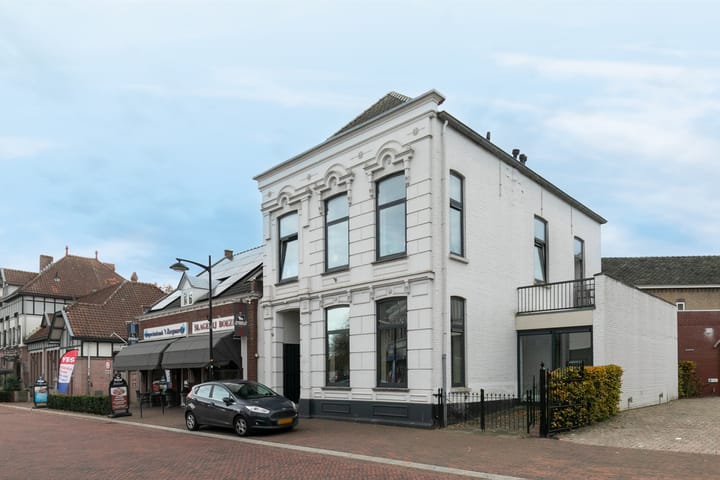 Prins Bernhardstraat 10 in Raamsdonksveer foto