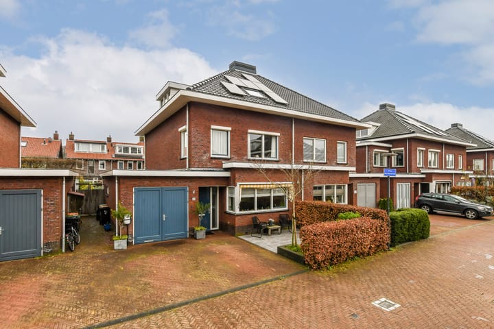 Prins Bernhardstraat 21 in Sassenheim foto