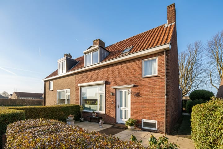 Prins Bernhardstraat 37 in Schoondijke