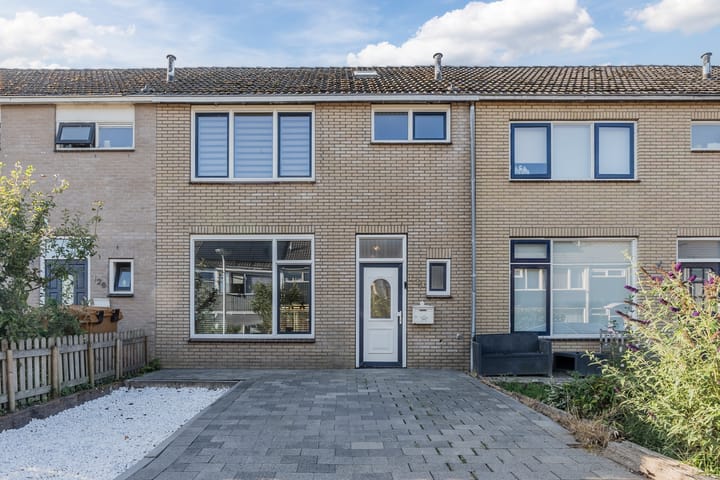 Prins Clausstraat 124 in Vroomshoop foto