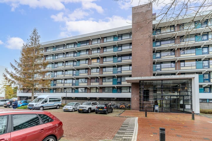 Prins Johan Willem Frisolaan 407 in Leidschendam