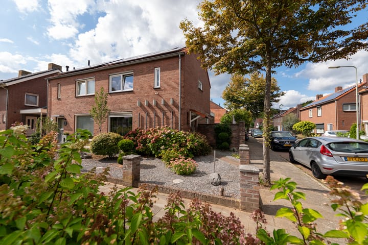 Prinses Beatrixstraat 10 in Baarlo foto