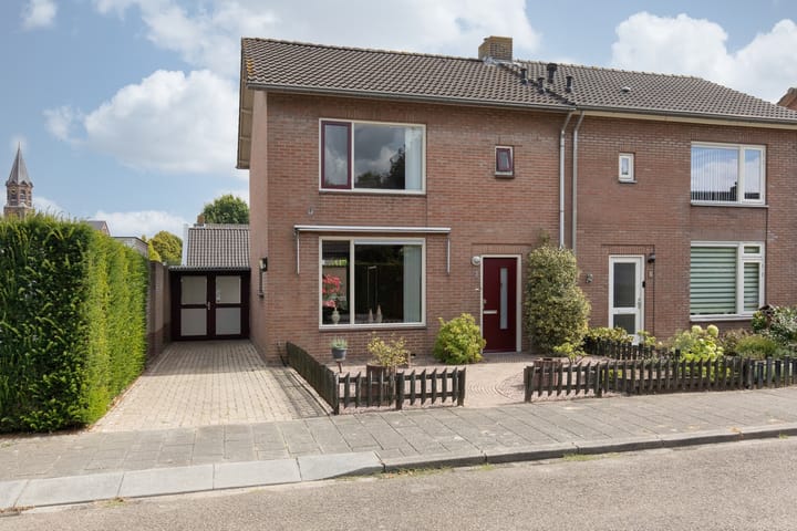 Prinses Irenestraat 3 in Overasselt foto