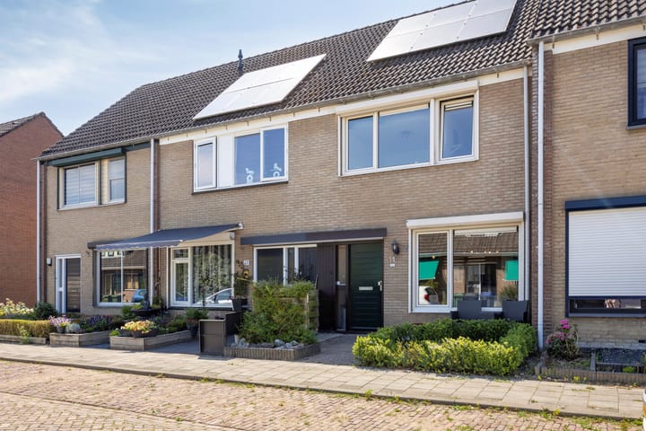 Prinses Wilhelminastraat 11 in Baarland foto