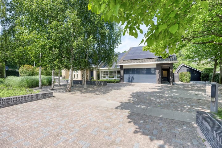 Prof. ter Veenstraat 1 in Emmeloord foto