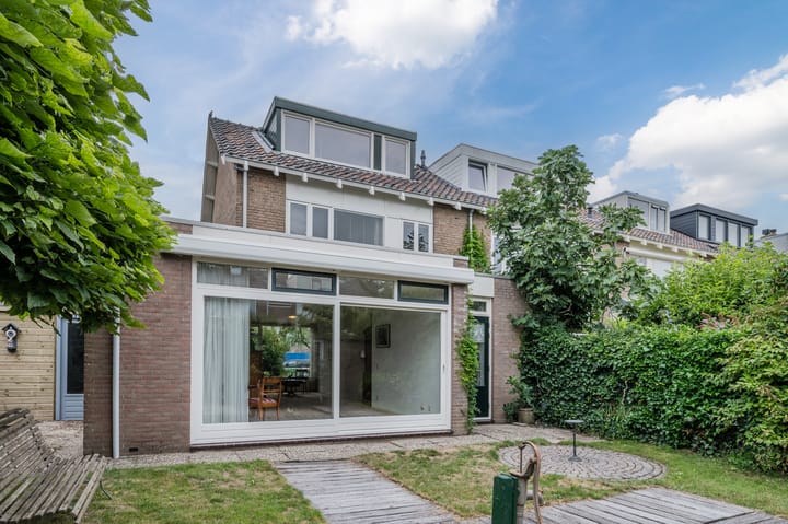 Professor Van der Waalslaan 12 in Voorschoten foto