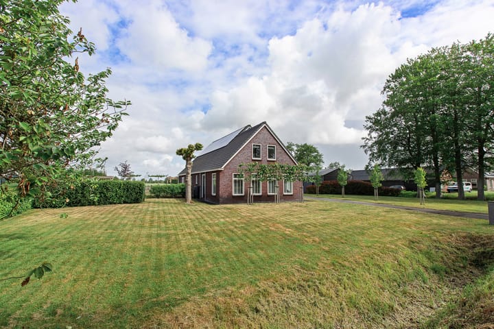 Provincialeweg 173 in Opende foto