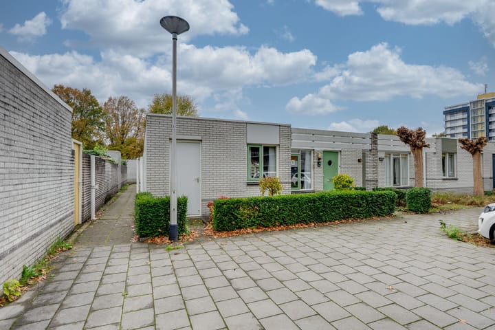 Puccinistraat 142 in Tilburg foto