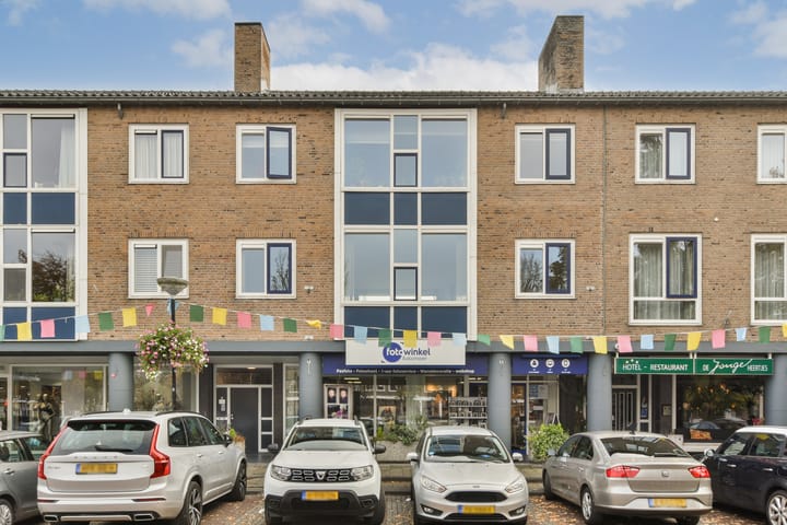 Raadhuisplein 13 in Aalsmeer foto