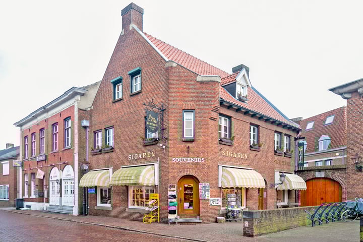 Raadhuisplein 19 in Arcen foto