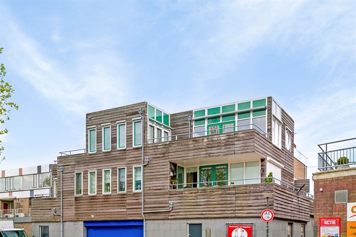 Raadhuisplein 25a in Lekkerkerk foto