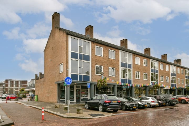 Raadhuisplein 4 in Aalsmeer foto