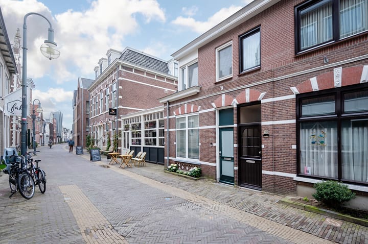 Raadhuisstraat 114 in Alphen aan den Rijn foto