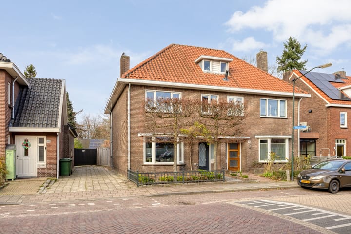 Raadhuisstraat 56 in Waalre