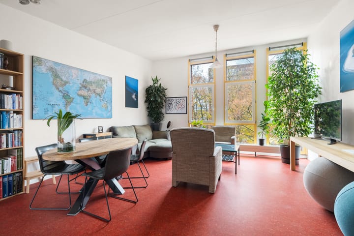 Raden Adjeng Kartinistraat 5 in Amsterdam foto