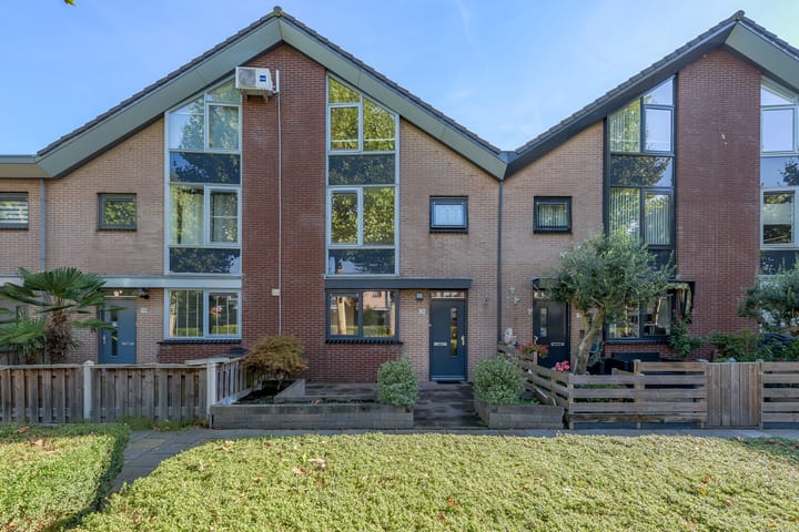 Radio Oranjelaan 21 in Almere foto