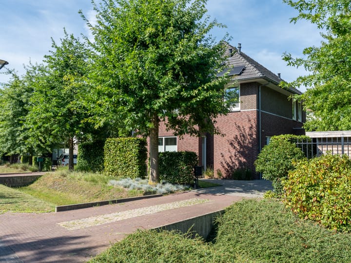 Ravensteinlaan 7 in Roosendaal foto