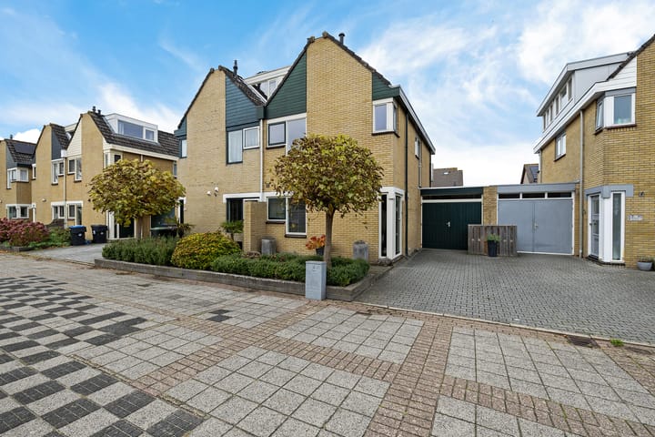 Regenboog 24 in Heerenveen foto