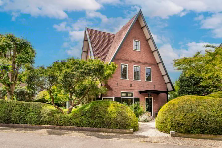 Regentesselaan 23 in Bussum foto