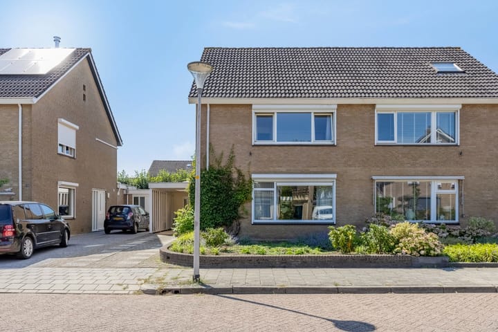 Reggestraat 16 in Enter foto