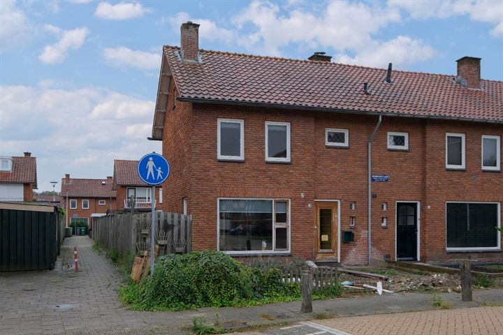 Rembrandtlaan 24 in Almelo foto