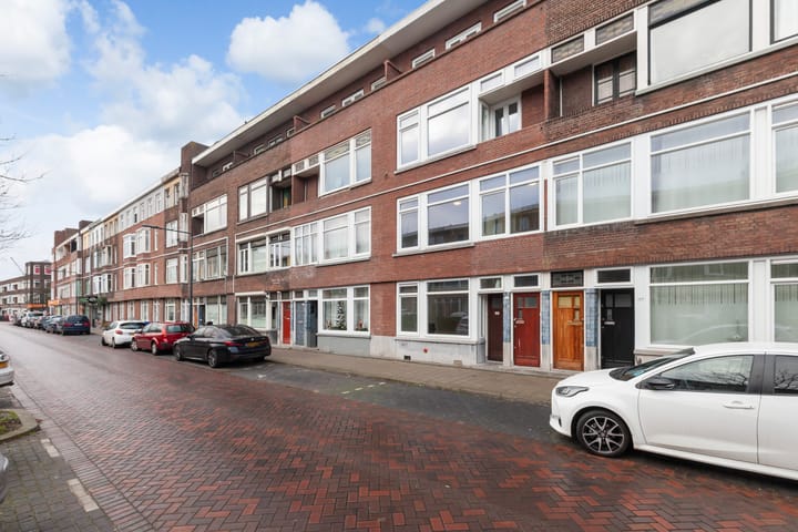 Rembrandtlaan 99A in Schiedam foto
