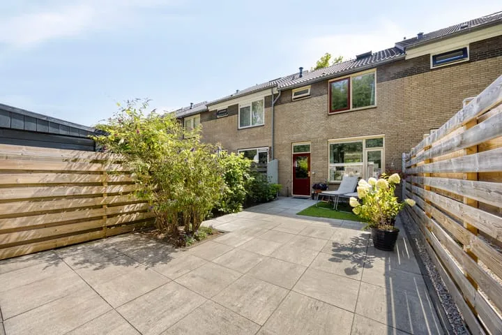 Renoirhof 73 in Hoorn