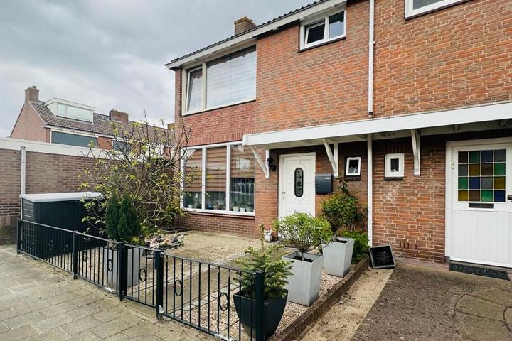 Resedastraat 1 in Oosterhout foto