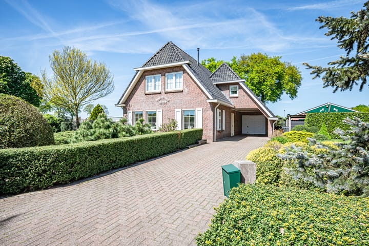 Rheezerveenseweg 33 in Rheezerveen foto