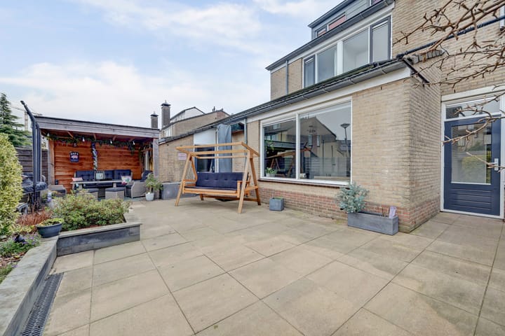 Rhônestraat 2 in Spijkenisse foto