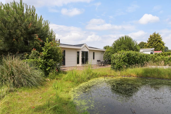 Rijksstraatweg 186-318 in Dordrecht foto