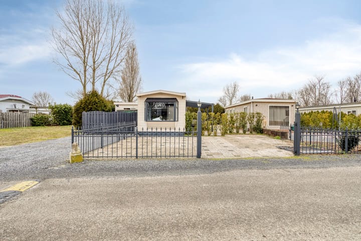 Rijksstraatweg 186-400 in Dordrecht foto