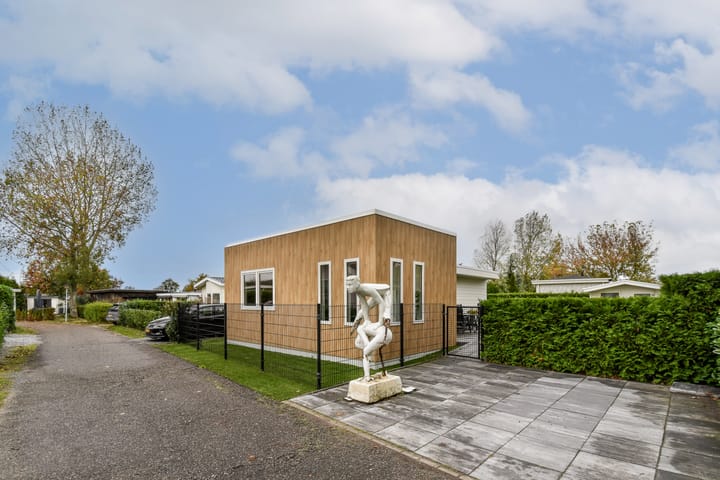 Rijksstraatweg 186-452 in Dordrecht foto